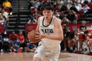 麦穗丰：杨瀚森的松弛感很棒 他在享受比赛&而不是苦大仇深卖力气